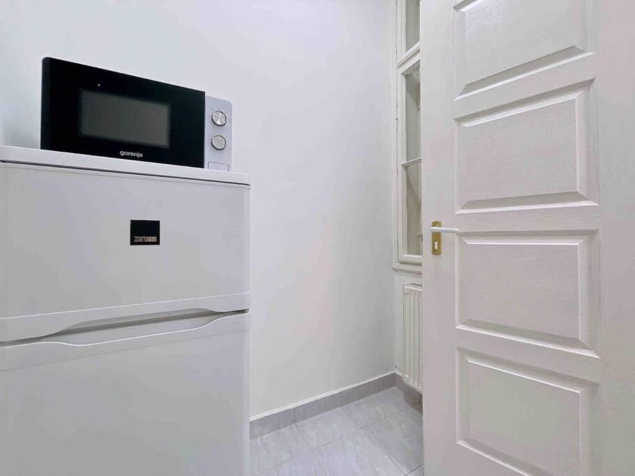 C Downtown Cozy Family Loft Apartment บูดาเปสต์ ภายนอก รูปภาพ