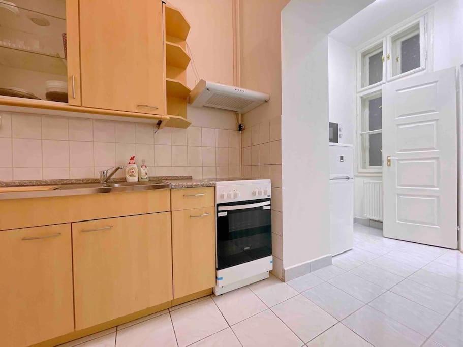 C Downtown Cozy Family Loft Apartment บูดาเปสต์ ภายนอก รูปภาพ